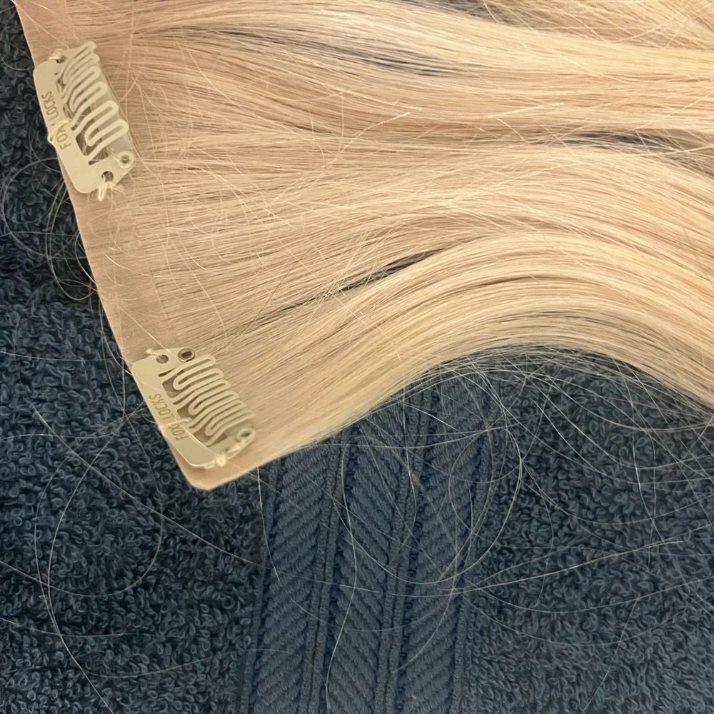 Foxy Locks Platinum Hair Extensions - Picture 6 of 7